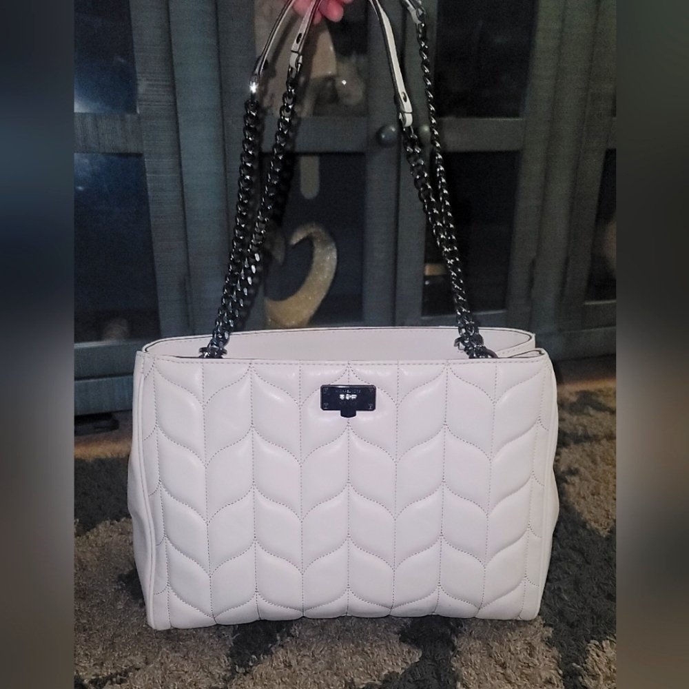EUC Micheal Kors Puffer Tote/Crossbody w/ Gun Metal Chain ⛓️ 🤍
